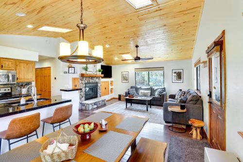 Show Low House | Large Yard, Patio + Gas Grill: Show Low Cabin