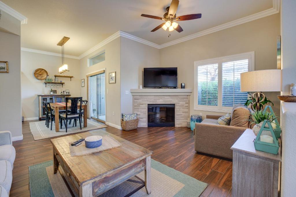 Enterprise Apartment | Las Vegas Condo Rental with Pool Access!