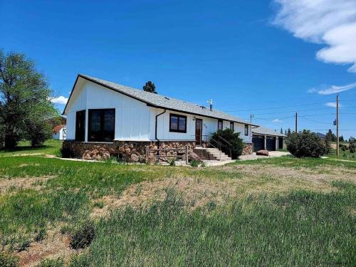 Ranchettes House | Laughlin Acres Retreat