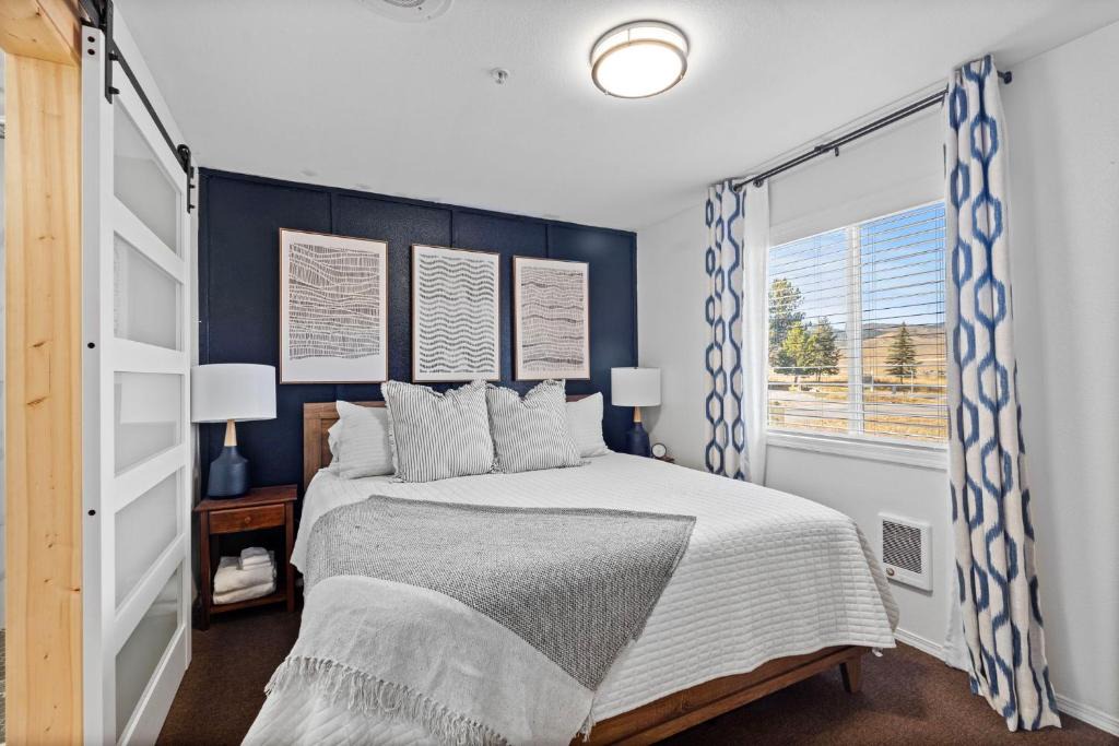 Lava Hot Springs Hotel | Library INN - Boutique Rooms - Free Breakfast - Hot Tub