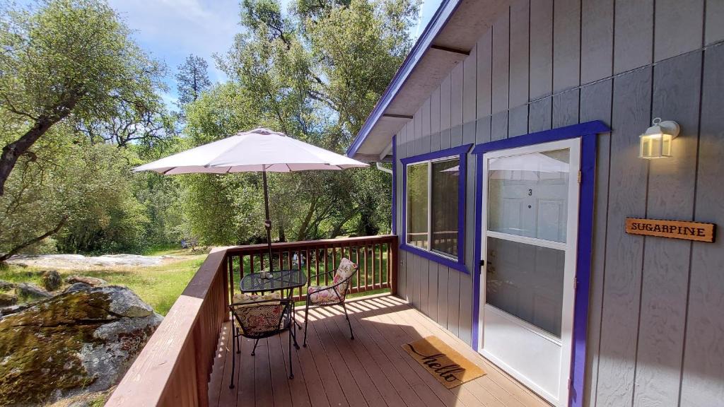Mariposa Hotel | Little Valley Inn