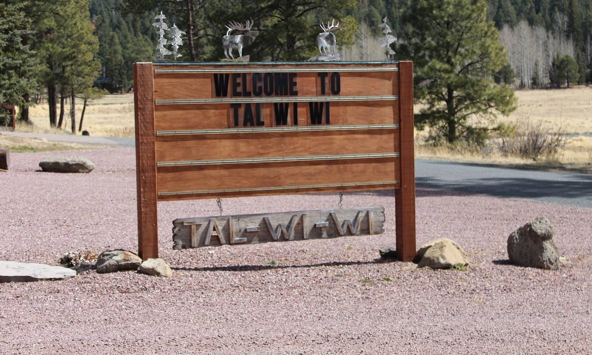 Alpine Apartment | Located in beautiful Alpine, AZ at the historic Tal-wi-wi lodge.