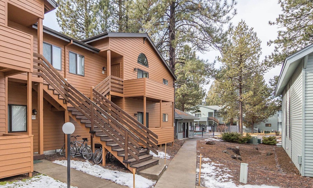 Sunriver House | Located in Sunriver Business Park, Condo Hot Tub