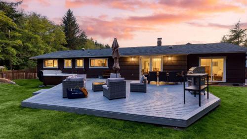 Oak Harbor House | Lodge at Deception Pass by AvantStay