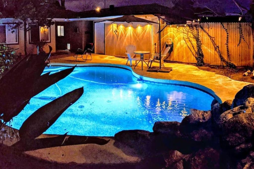 Camelback East House | Loma Linda Courtyard Suites