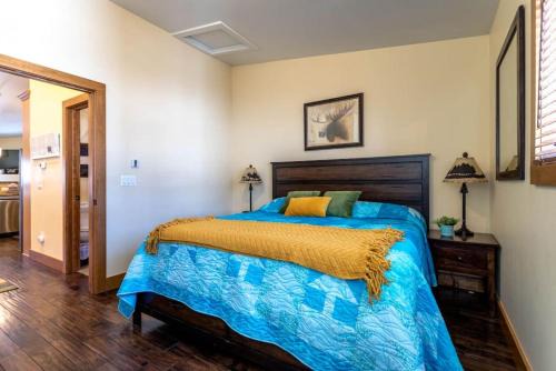 Grand Lake Apartment | Love Grand Lake Townhouse Pet Friendly With garage