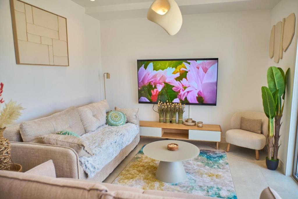Radovici Apartment | Lustica Centrale