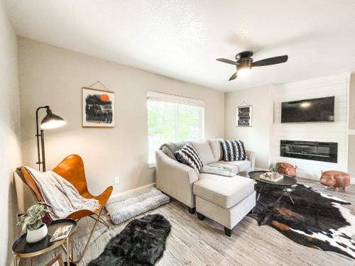 East Colorado Springs House | LUX Guest Suite Hiking Trails / Mtn Views / Grill