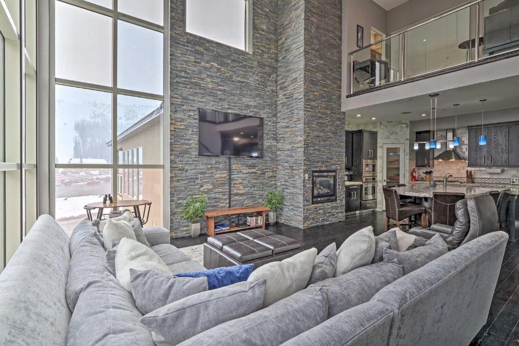 Brian Head House | Luxe Brian Head Escape w/Hot Tub & Mtn Views