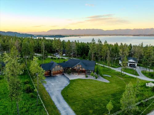 Lakeside House | Luxe Lakeside New Build by Flathead Lake Speakeasy