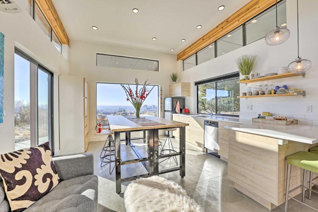 Boise Apartment | Luxe, Modern Studio w/Sweeping City Views!
