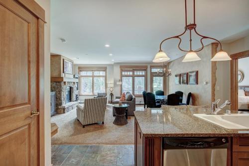River Run Apartment | Luxurious 2 BR in River Run Village with Ski in ski out, Kids Ski Free condo