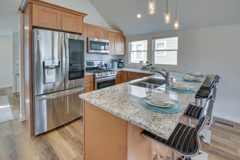 Rapid City House | Luxurious Historic Renovated Bungalow DT Rapid City with Private Patio