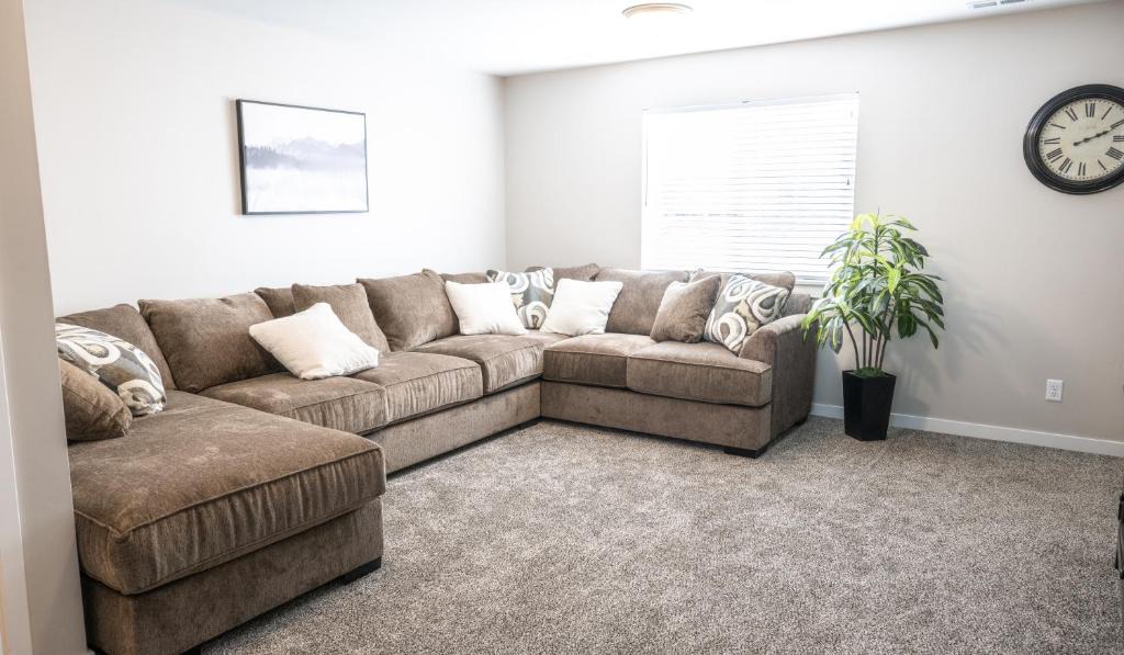 Idaho Falls Apartment | Luxurious Townhome Suites Near Airport #4
