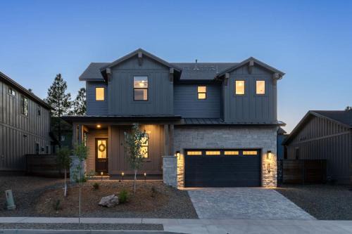 Flagstaff House | Luxury 4-BR Flagstaff Retreat Hot Tub AC