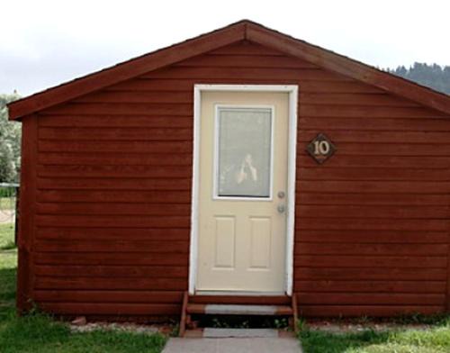 Sturgis House | Luxury Black Hills Cabins & RV Resort with Full Bar & ATV Trail Access Near Sturgis, South Dakota