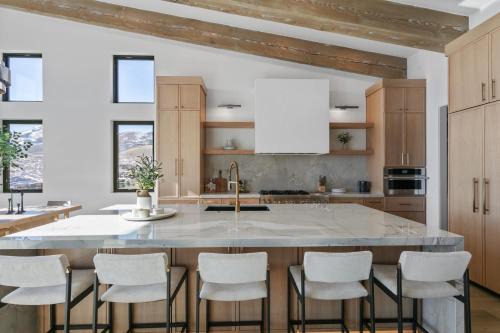 Park City House | Luxury Deer Valley East Village Retreat - Hot Tub