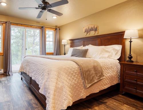 Hot Springs House | Luxury Getaway Near Mineral Spa - Ponderosa Cabin
