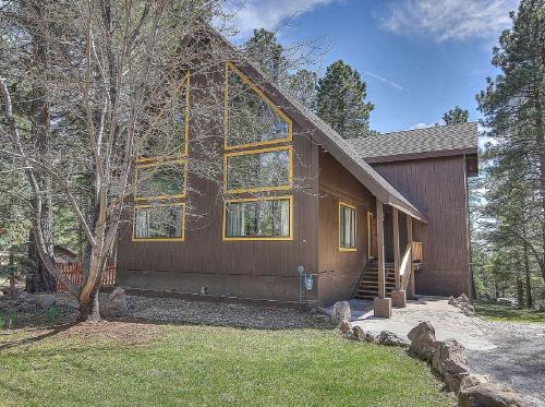 Kachina Village House | Luxury Hilltop Cabin Rental with Hot Tub Overlooking Forest in Flagstaff, Arizona