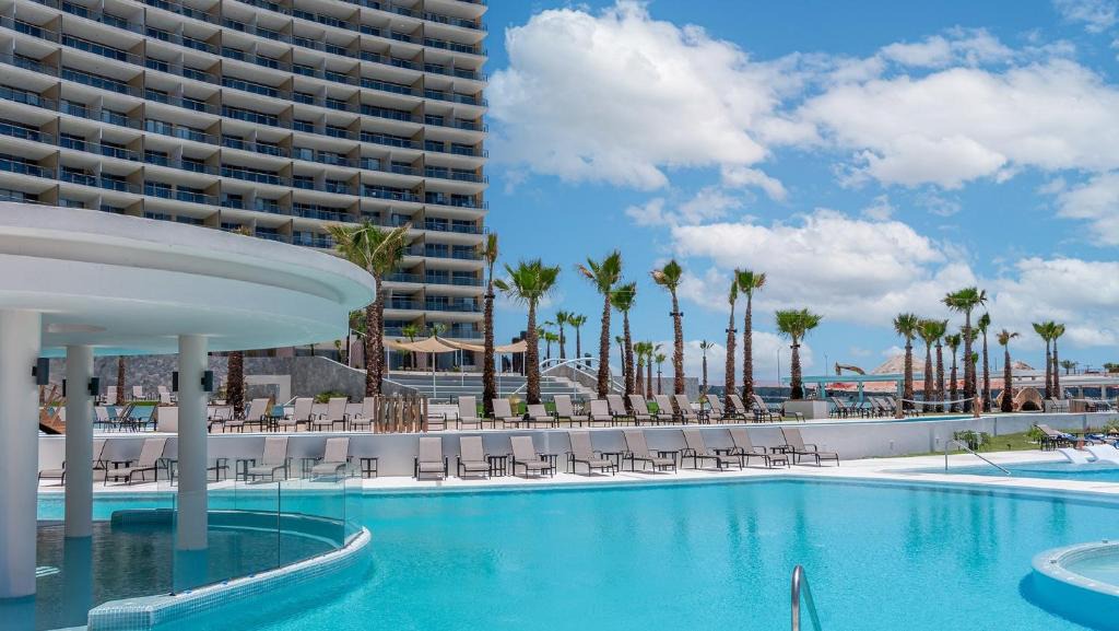Bella Vista House | Luxury Oceanfront Condo with Stunning Views
