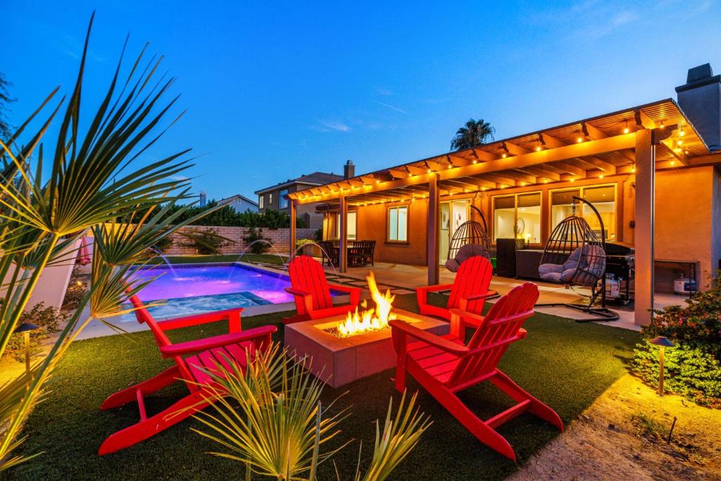 Terra Lago House | Luxury Pool Home Spa & Arcade Retreat