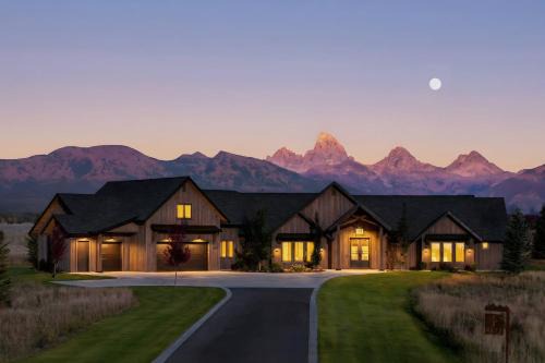 Clawson House | Luxury Retreat Teton Views 3 Acres