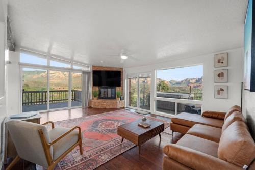 Uptown Sedona House | Luxury Uptown home with Views and Hot Tub