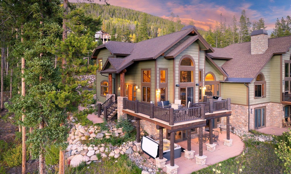 Winter Park House | Luxury Villa 190 I Next To Resort I Hot Tub I Great Views I Best Price I FREE Adventures Daily
