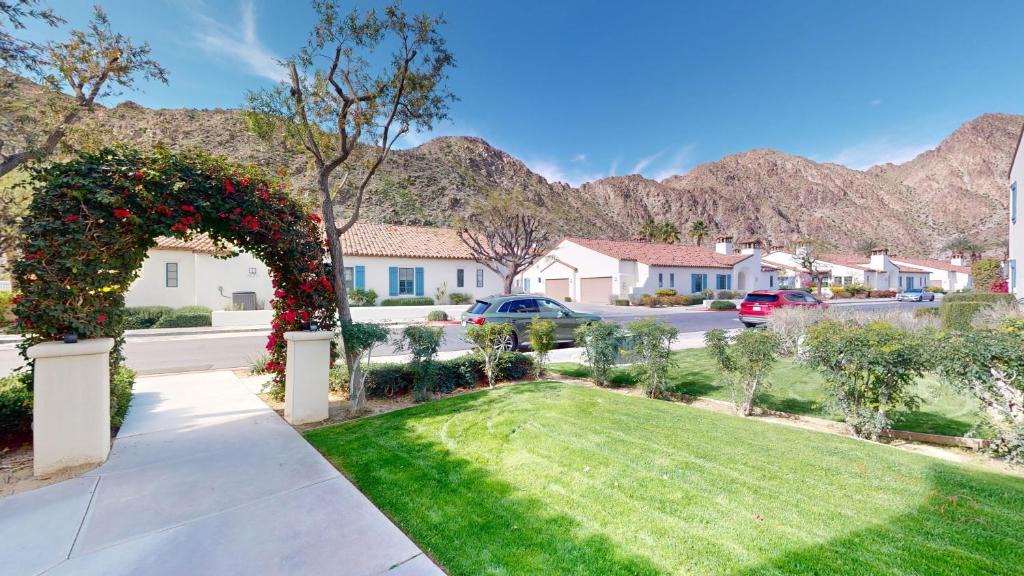 La Quinta Apartment | LV022 Centrally Located Downstairs LV Studio