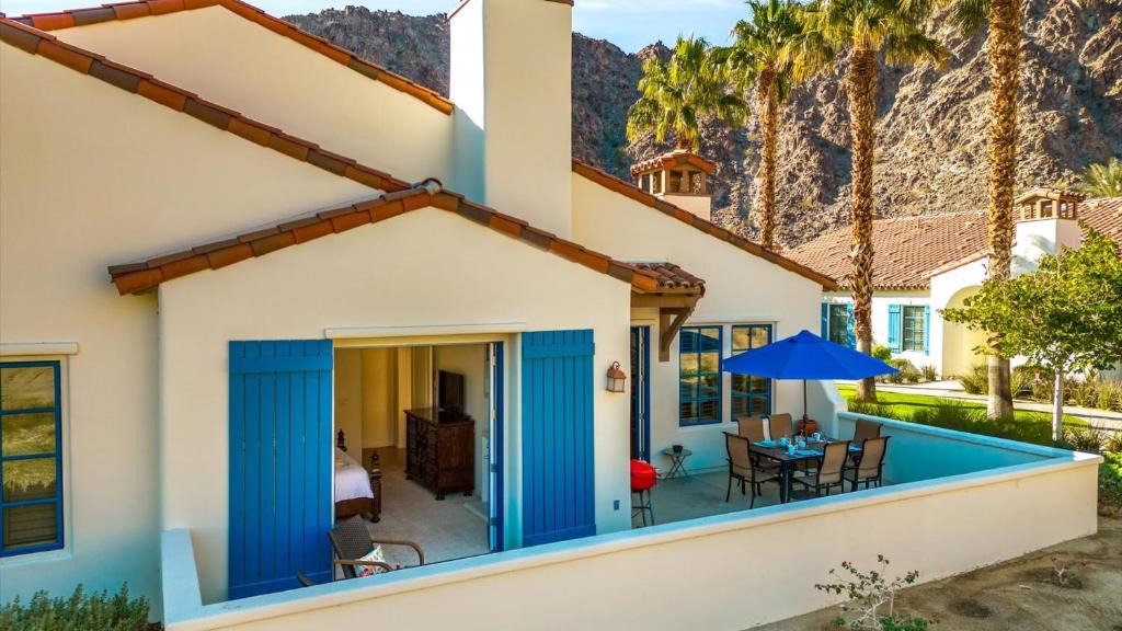La Quinta Apartment | LV311 Freshly Remodeled Legacy Villas Townhome