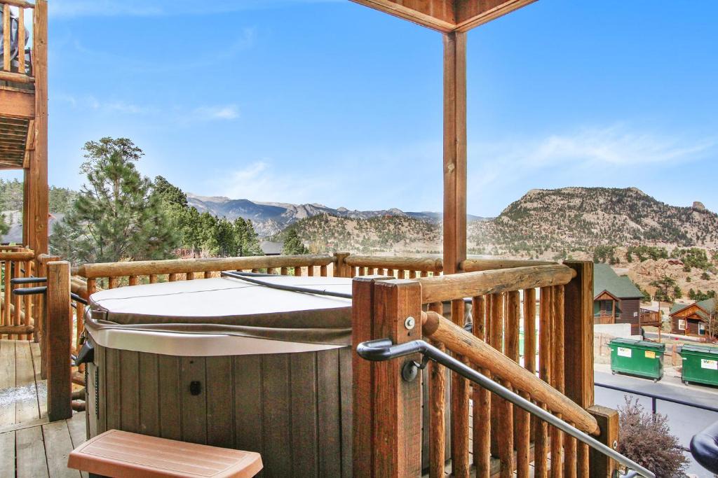 Estes Park Apartment | MacGregor Mountain 27C