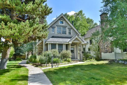 Historic District House | Main Street Retreat: Downtown, Mountain Views, Hot Tub