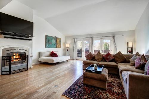 Historic District House | Mainridge C by Ski Country Resorts