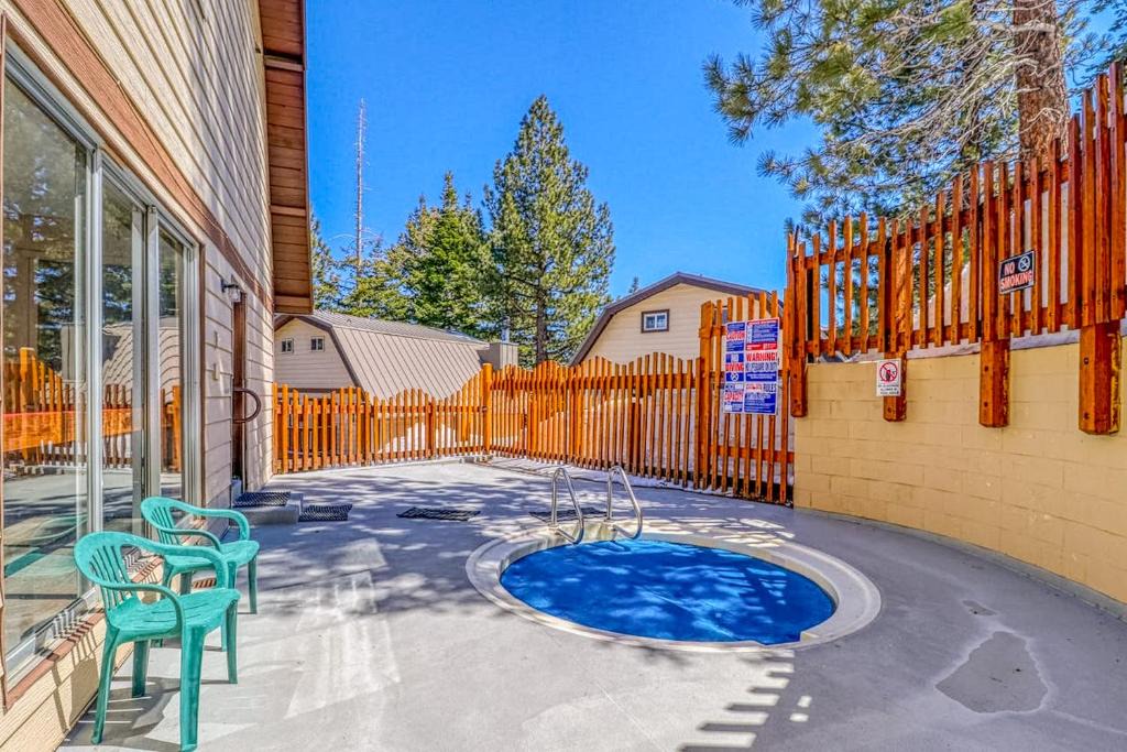 Mammoth Lakes Hotel | Mammoth View Villas 35