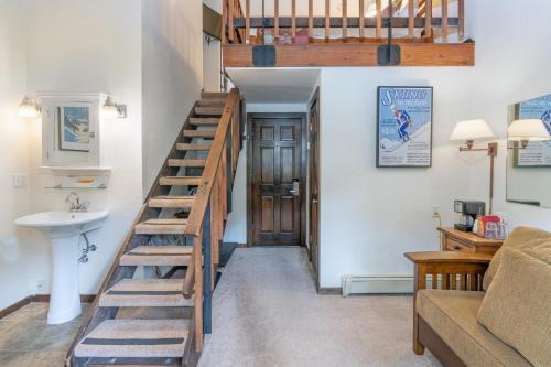Telluride Hotel | Manitou Lodge 8 by Alpine Lodging Telluride