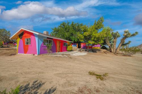 Joshua Tree House | @ Marbella Lane - Rainbow House Glampers Paradise