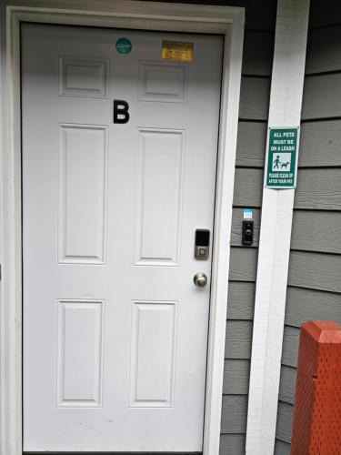 Everett Apartment | Marine B Two Bedrooms One-Half Bathrooms Townhouse