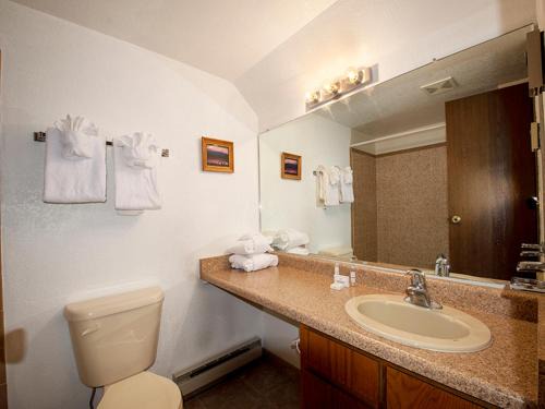 Fraser House | Meadow Ridge Court 28 Unit 6