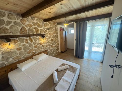 Gjerana House | Medo