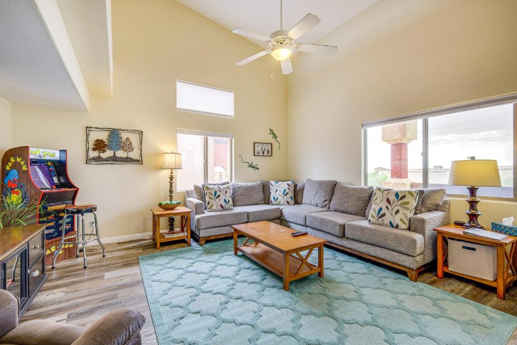 Mesquite House | Mesquite Vacation Rental w/Pool Access!