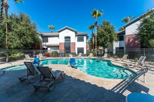 Chandler Apartment | Metro Chandler Extended Stay - Cosy King