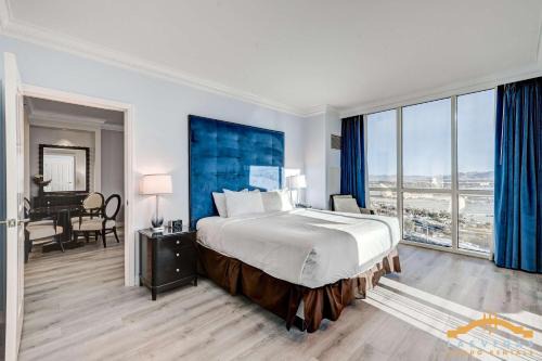 Las Vegas House | MGM Signature-23-802 1Br 2Ba Balcony Suite