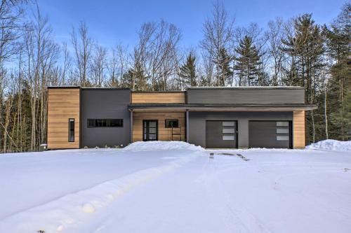 Traverse City House | Michigan Ski Base: Modern Home w/Games, Fire Pit