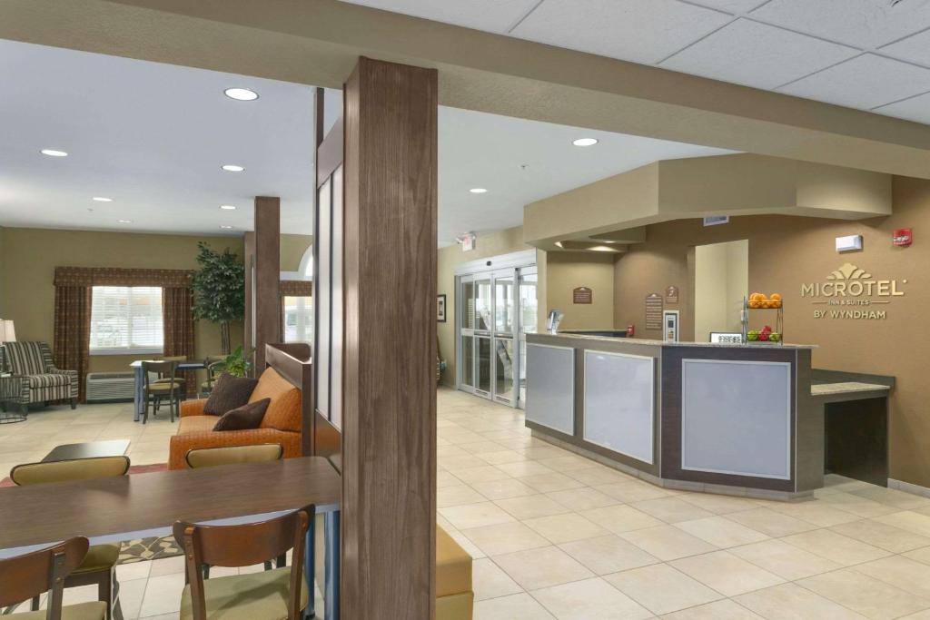 Minot Hotel | Microtel Inn & Suites by Wyndham Minot