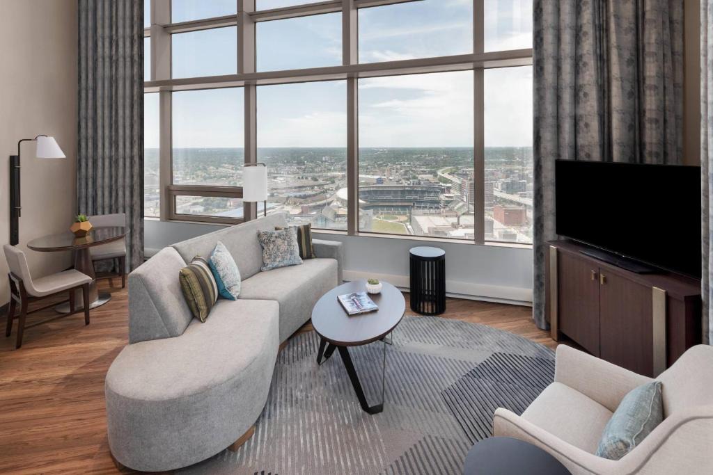 Downtown West Hotel | Minneapolis Marriott City Center
