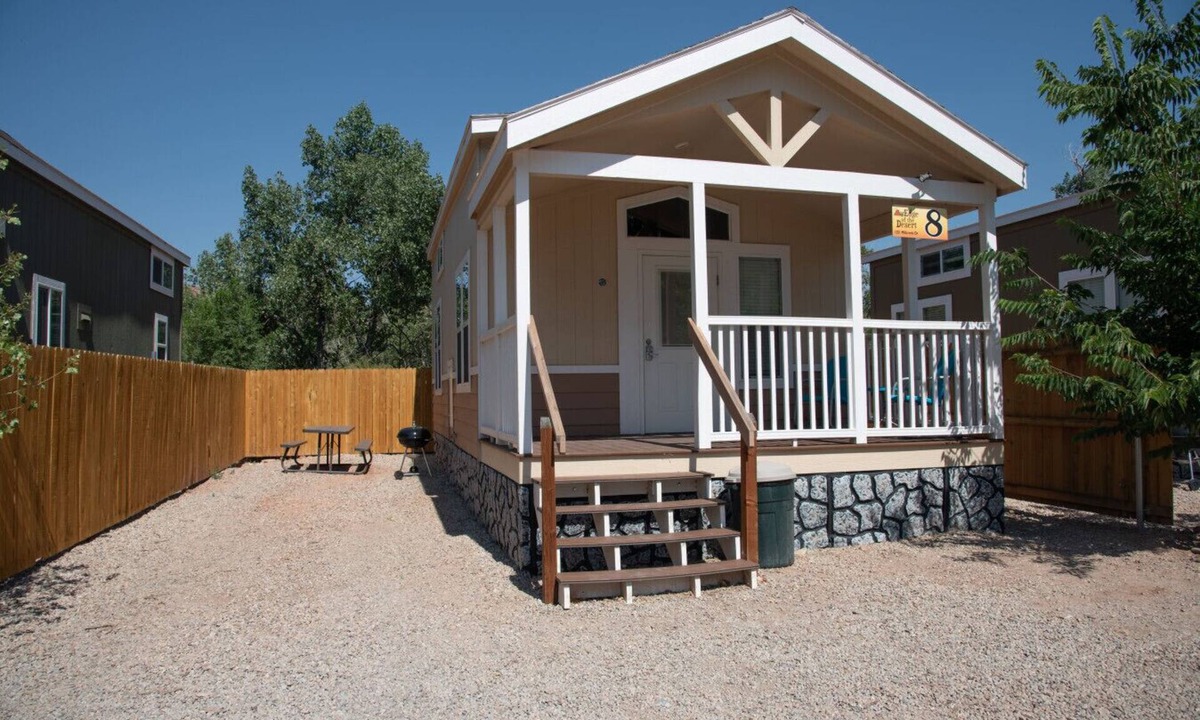 Moab House | Moab Tiny Home Near Arches | Sleeps 6 | Desert Views | La Sal Vista