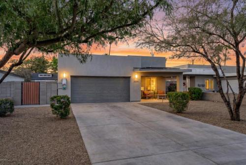 Encanto House | Modern 3BR Central Phoenix Home with Private Yard