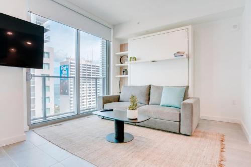 Downtown Miami House | Modern and newly built studio with Pool, Gym, and Restaurant access