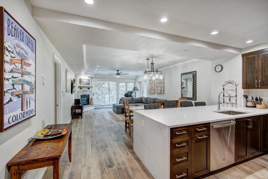 Beaver Creek Apartment | Modern and Updated St James Premium 3 Bedroom Residence condo