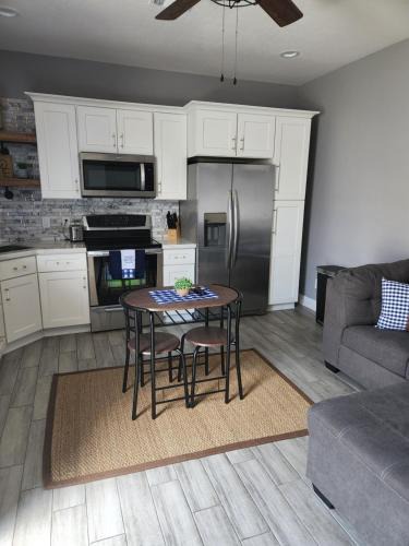 Mesa Apartment | Modern Apartment in The Groves